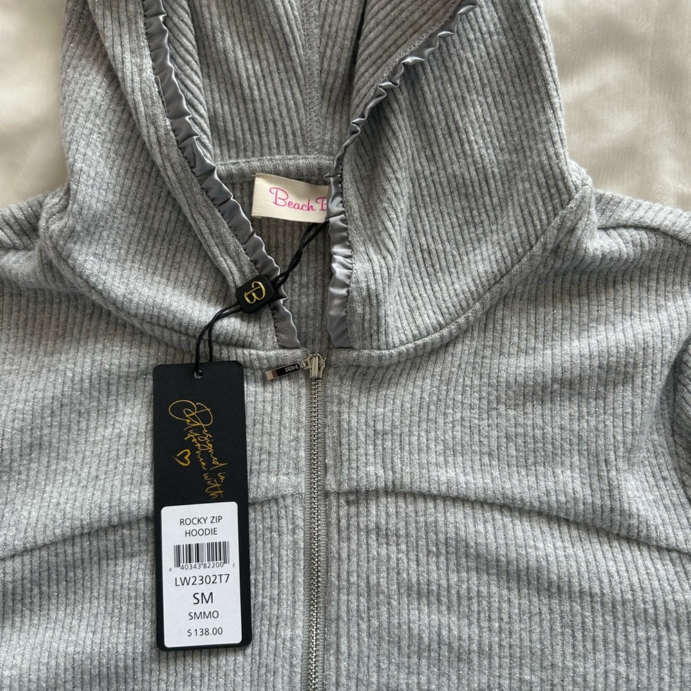 SOLD Beach Bunny Grey S Hoodie, XS Booty Pant - NWT.  Fits M - Picture 13 of 15